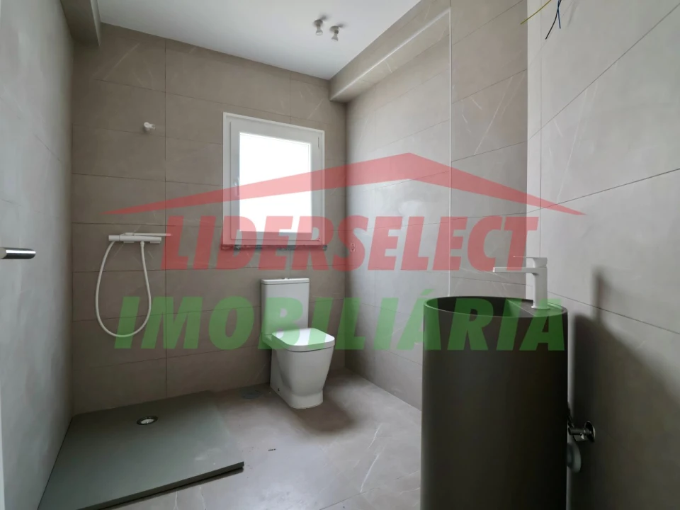 Moradia T3 para Venda em Ribamar Foto 14