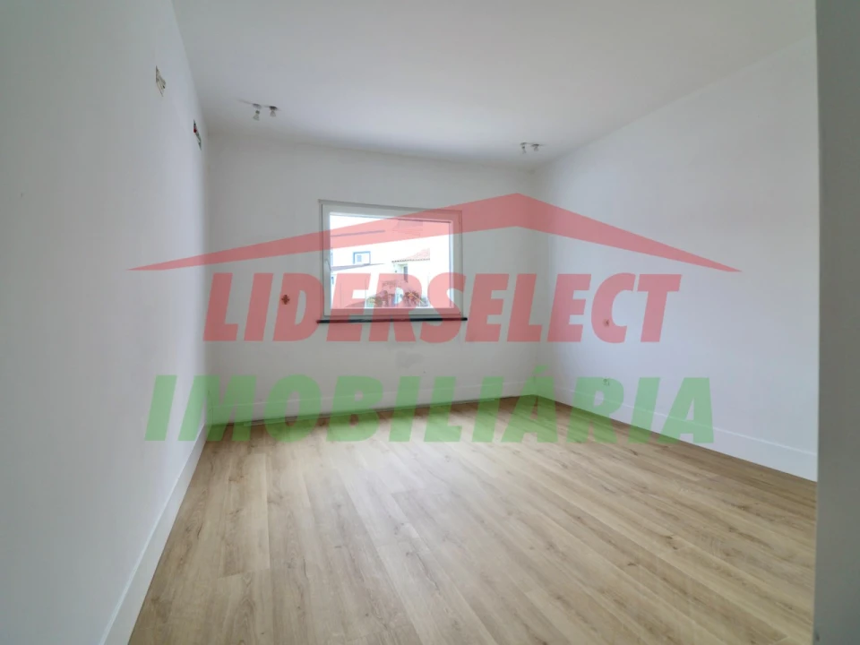 Moradia T3 para Venda em Ribamar Foto 30