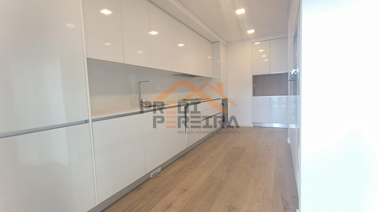 Apartamento T2 para Venda em Loures Foto 27