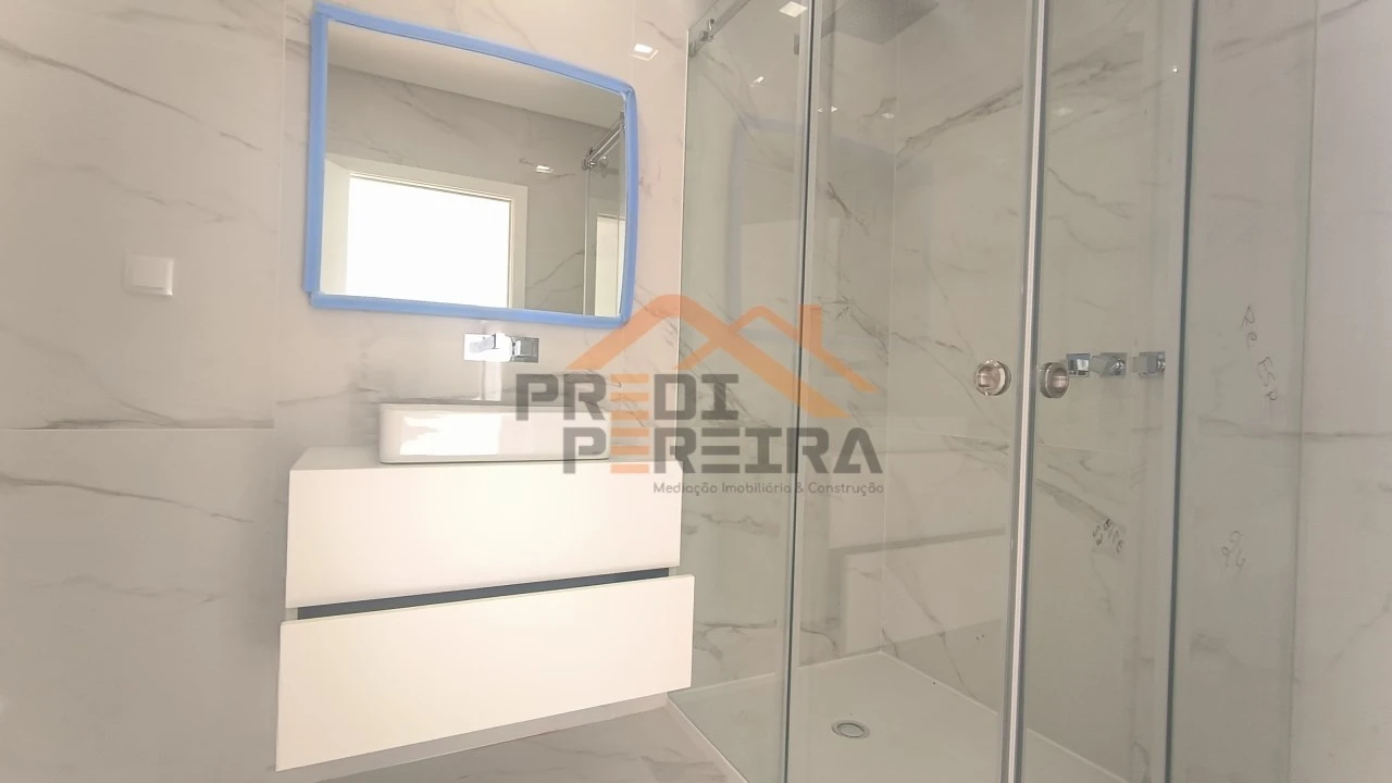Apartamento T2 para Venda em Loures Foto 35
