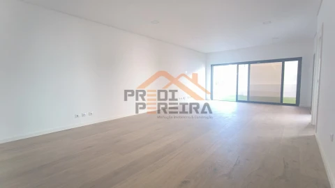 Apartamento T2 para Venda em Loures