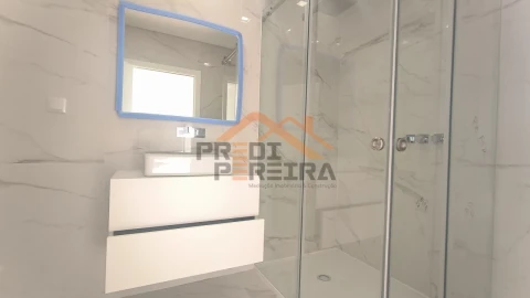 Apartamento T2 para Venda em Loures