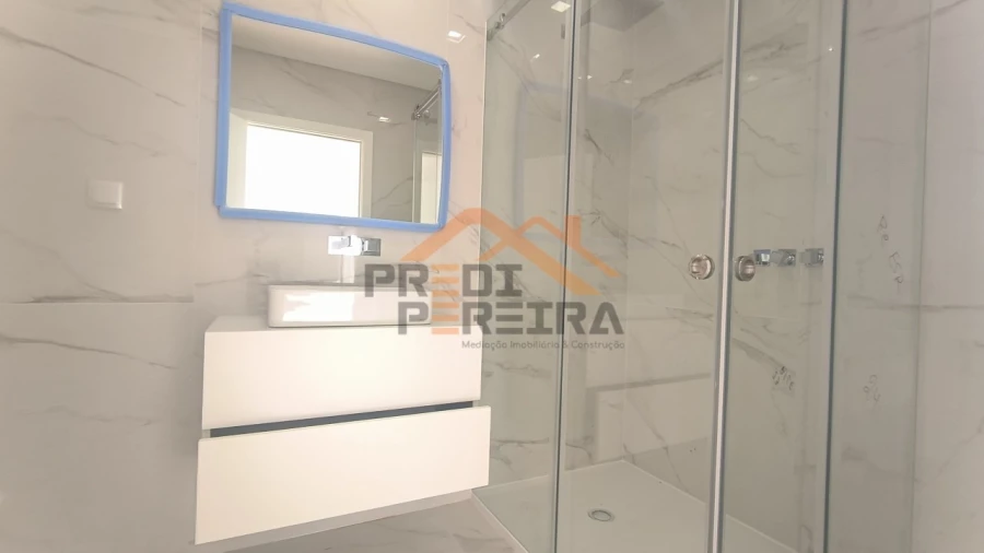 Apartamento T2 para Venda em Loures Foto 35