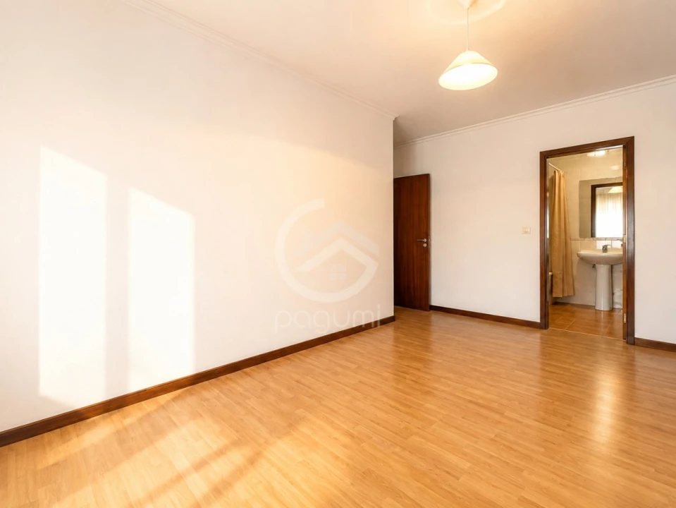 Apartamento T3 para Venda em Penafiel Foto 12