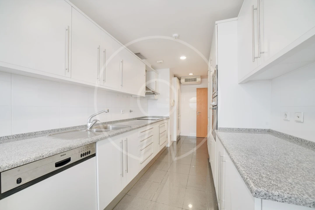 Apartamento T3 para Arrendamento em Parque das Nações Foto 11