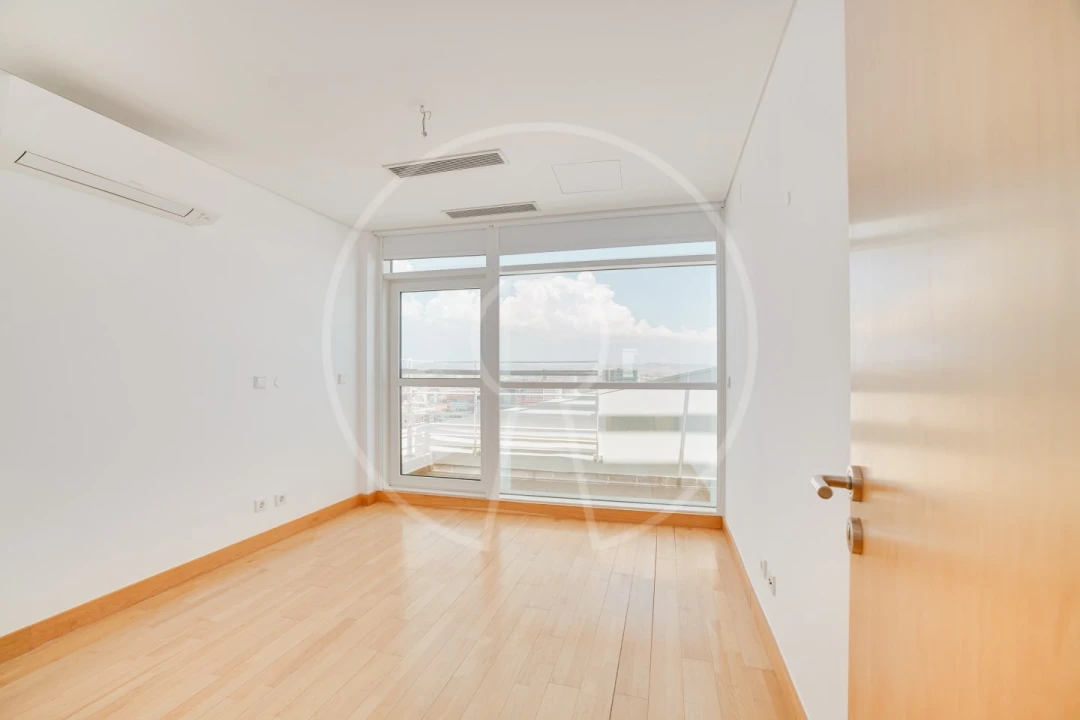 Apartamento T3 para Arrendamento em Parque das Nações Foto 19