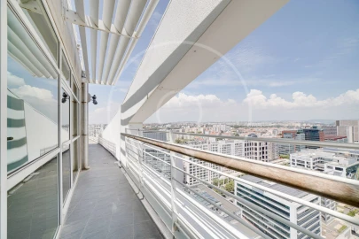 Apartamento T3 para Arrendamento em Parque das Nações