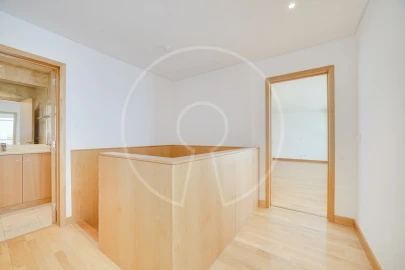 Apartamento T3 para Arrendamento em Parque das Nações