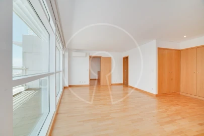 Apartamento T3 para Arrendamento em Parque das Nações