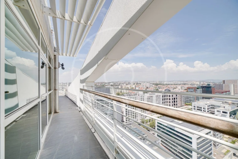 Apartamento T3 para Arrendamento em Parque das Nações Foto 3