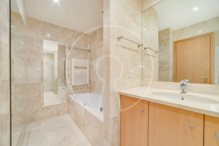 Apartamento T3 para Arrendamento em Parque das Nações Foto 18