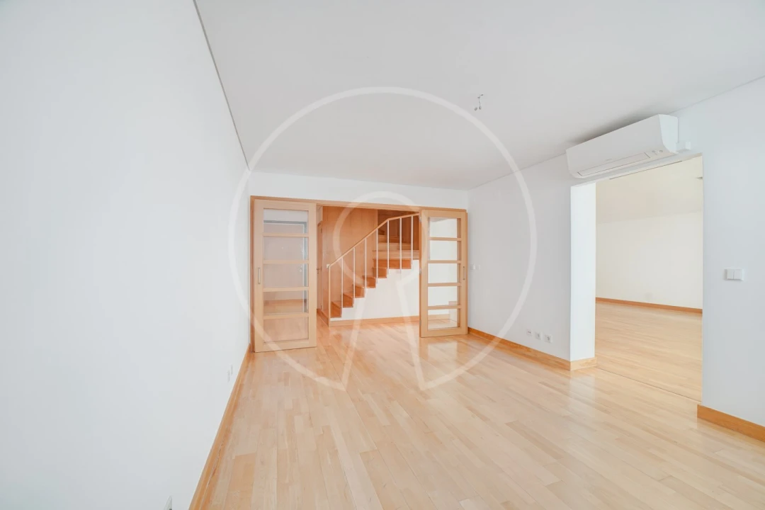 Apartamento T3 para Venda em Parque das Nações Foto 9