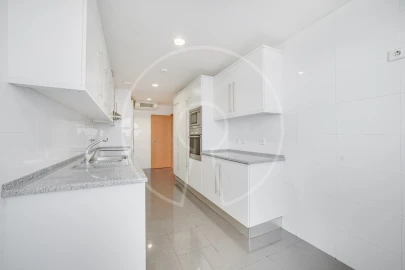 Apartamento T3 para Venda em Parque das Nações