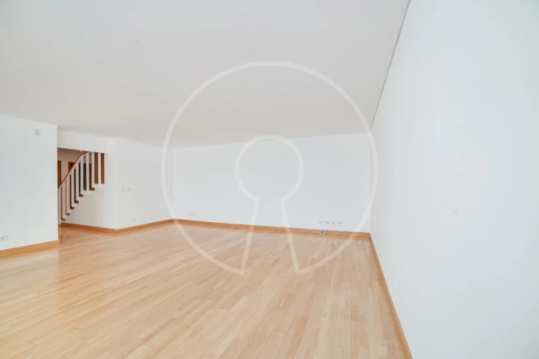 Apartamento T3 para Venda em Parque das Nações Foto 7