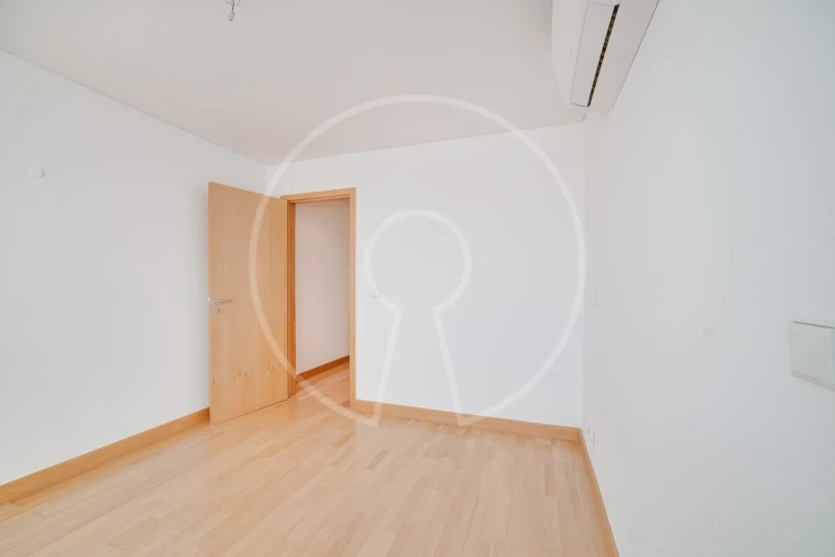 Apartamento T3 para Venda em Parque das Nações Foto 30