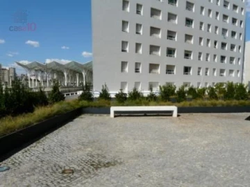 Loja para Arrendamento em Parque das Nações