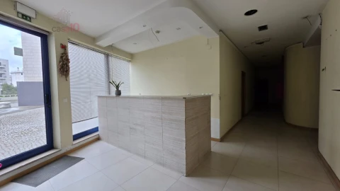 Loja para Arrendamento em Parque das Nações