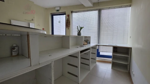 Loja para Arrendamento em Parque das Nações