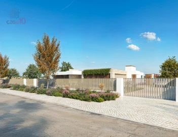 Moradia T5 para Venda em Santo Estêvão