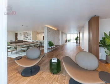 Moradia T5 para Venda em Santo Estêvão