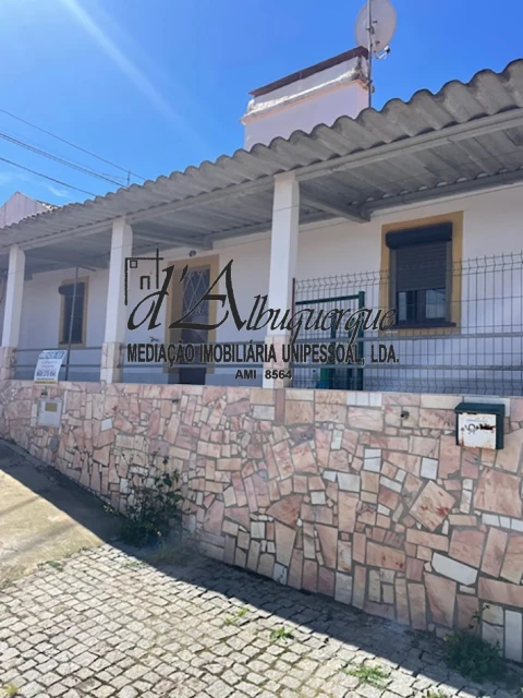 Moradia T2 para Venda em Aldeia Velha