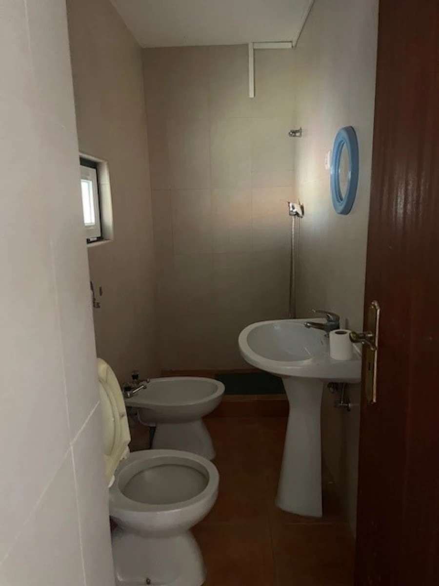 Moradia T2 para Venda em Aldeia Velha Foto 4