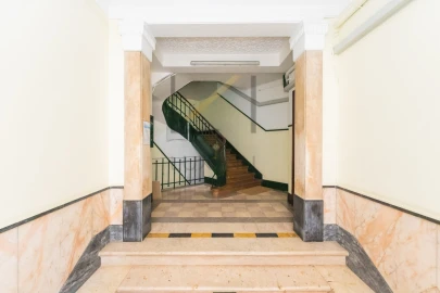 Apartamento T6 para Venda em Santo António