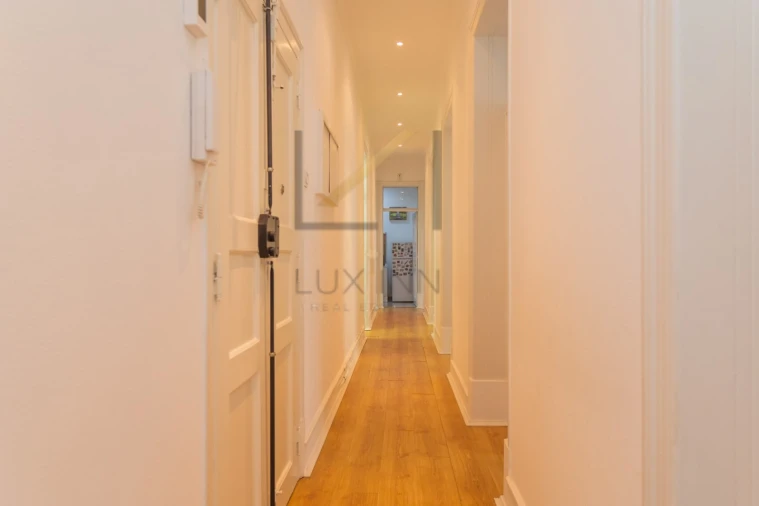 Apartamento T6 para Venda em Santo António Foto 7