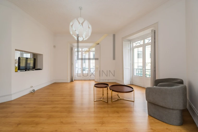 Apartamento T6 para Venda em Santo António Foto 8