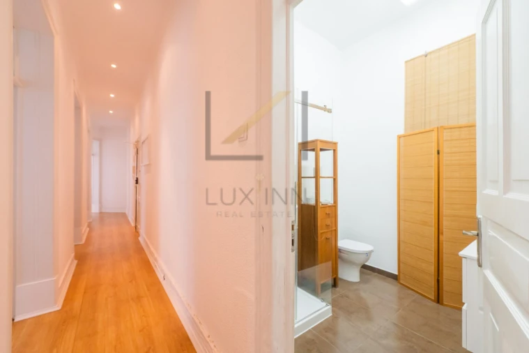 Apartamento T6 para Venda em Santo António Foto 23