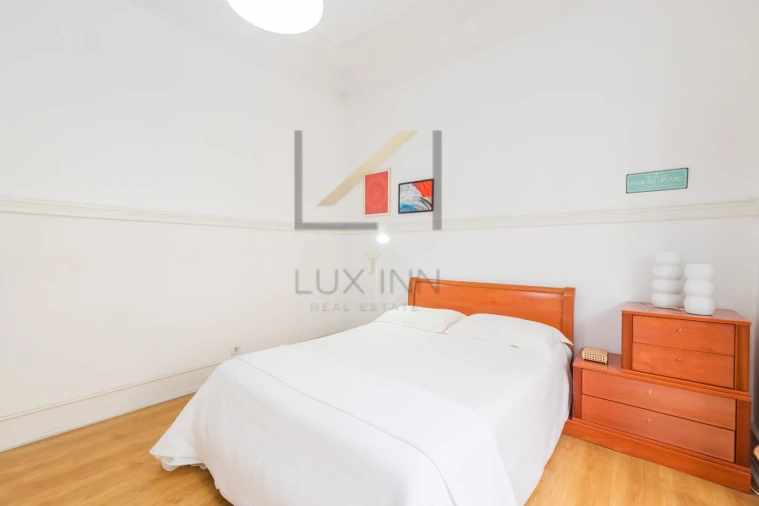 Apartamento T6 para Venda em Santo António Foto 32