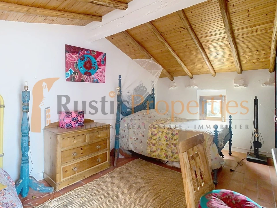 Moradia T4 para Venda em Santa Barbara de Nexe Foto 22