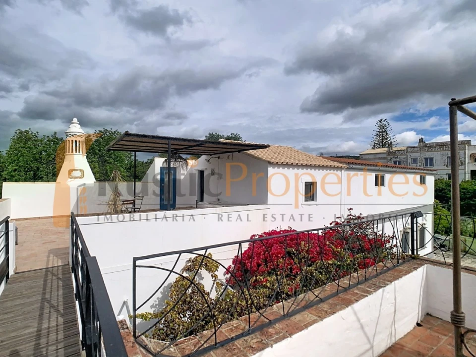 Moradia T4 para Venda em Santa Barbara de Nexe Foto 24