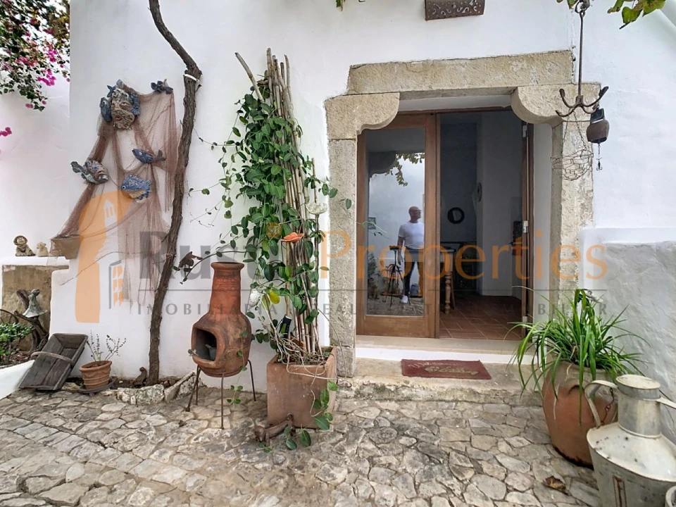 Moradia T4 para Venda em Santa Barbara de Nexe Foto 30