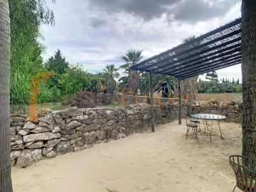 Moradia T4 para Venda em Santa Barbara de Nexe