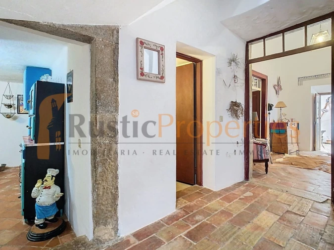 Moradia T4 para Venda em Santa Barbara de Nexe Foto 16