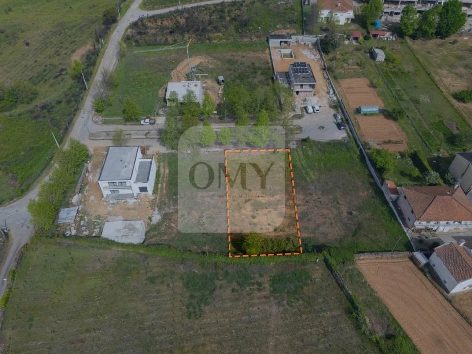 Terreno para Venda em São Martinho de Antas e Paradela de Guiães Foto 1