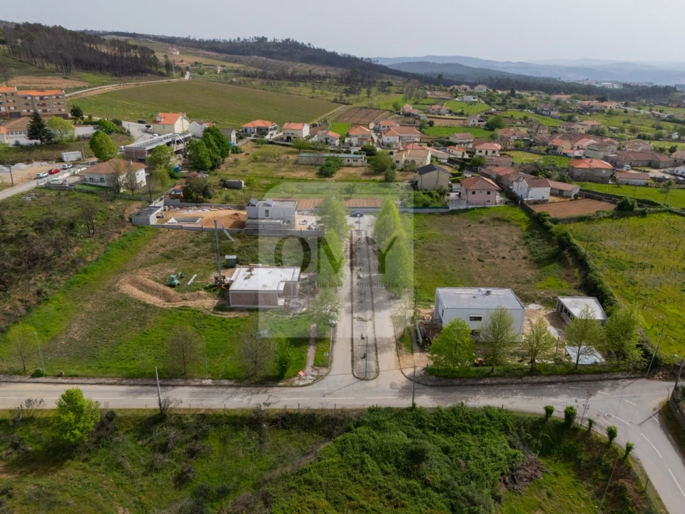 Terreno para Venda em São Martinho de Antas e Paradela de Guiães Foto 4