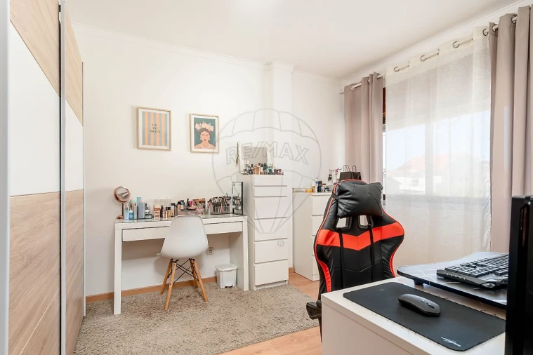 Apartamento T2 para Venda em Quinta do Conde Foto 3