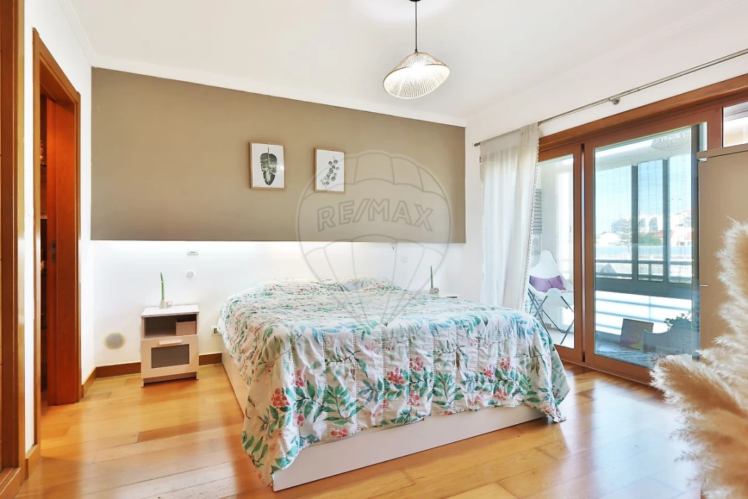 Apartamento T3 para Venda em São Domingos de Rana Foto 13