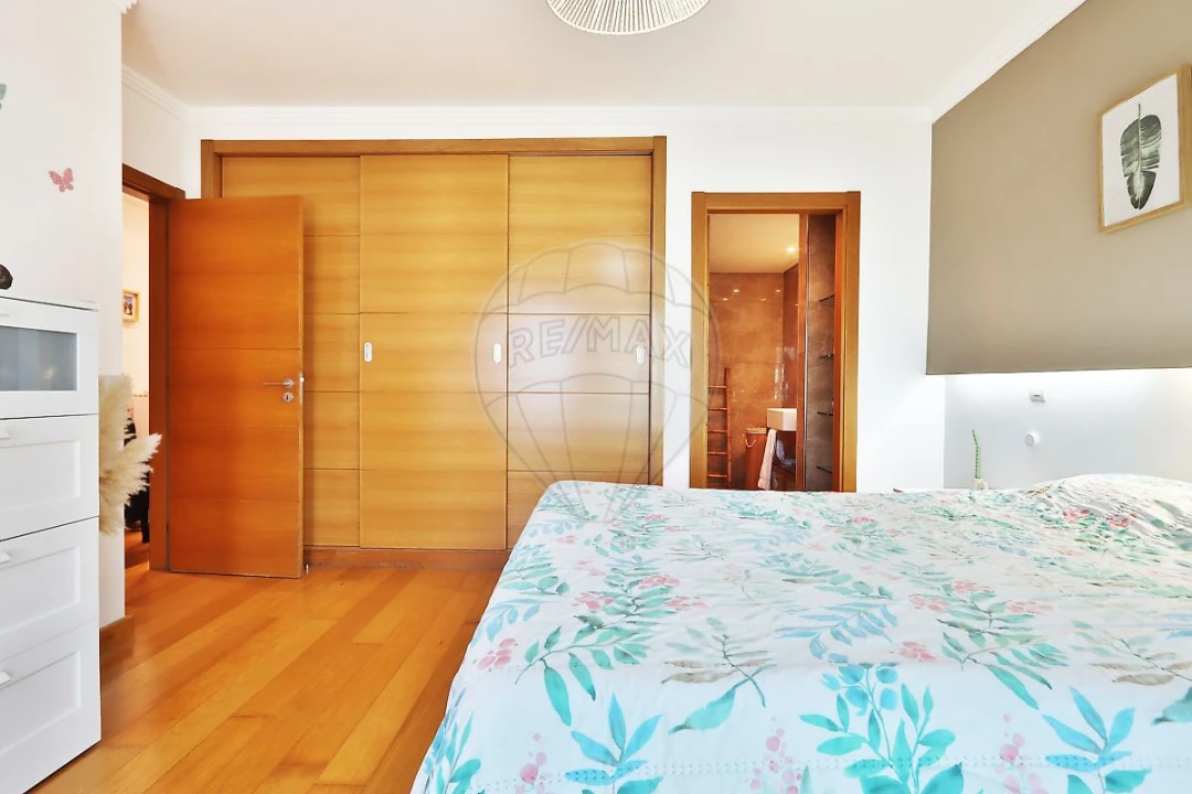 Apartamento T3 para Venda em São Domingos de Rana Foto 19