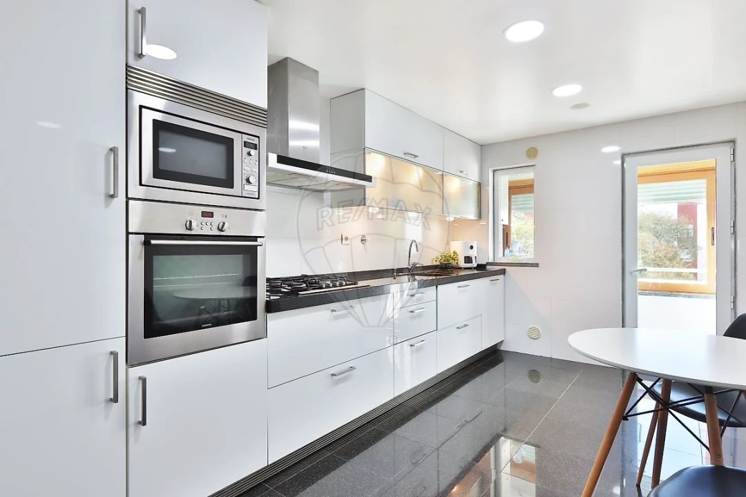 Apartamento T3 para Venda em São Domingos de Rana Foto 7