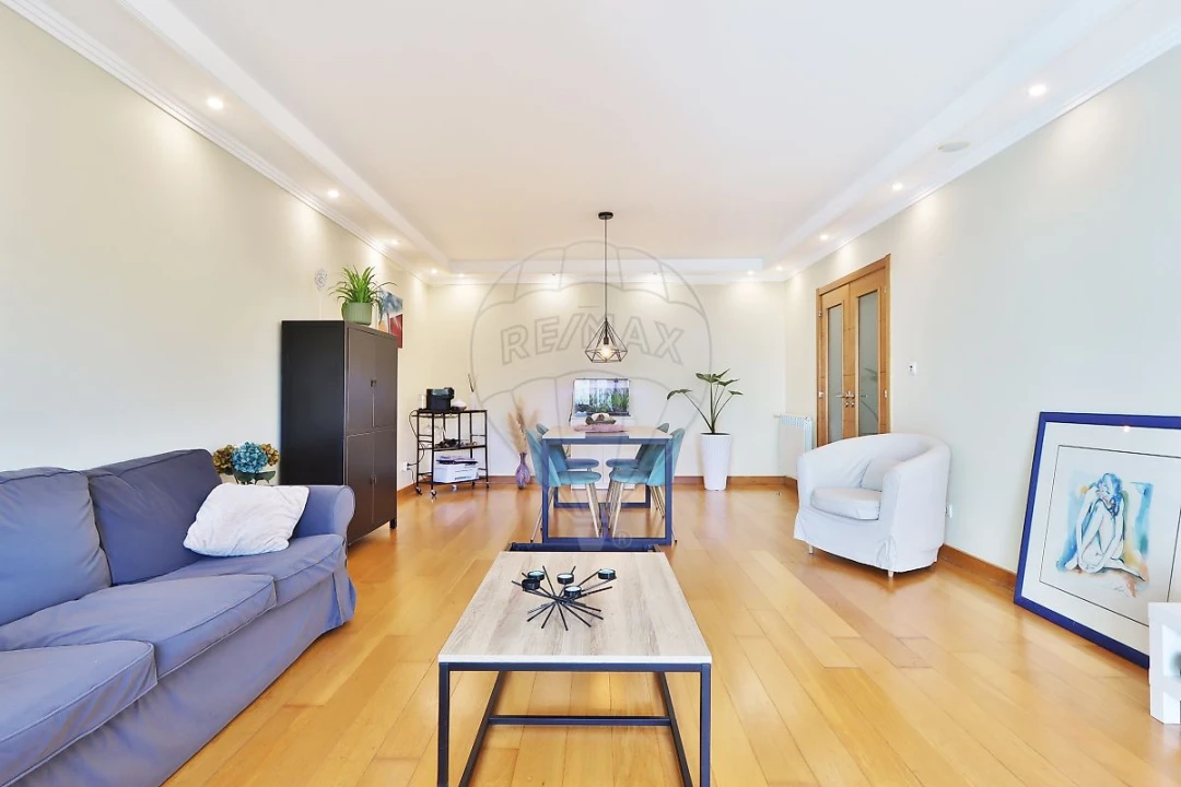 Apartamento T3 para Venda em São Domingos de Rana Foto 5