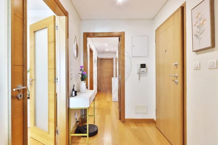 Apartamento T3 para Venda em São Domingos de Rana Foto 9