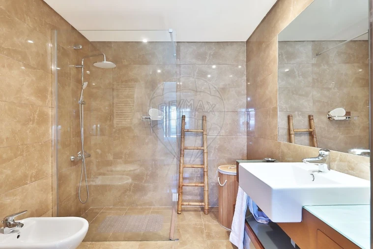 Apartamento T3 para Venda em São Domingos de Rana Foto 18