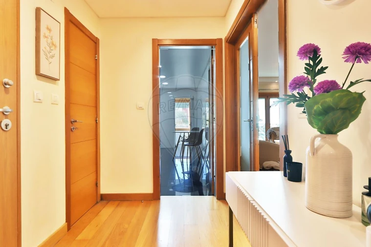 Apartamento T3 para Venda em São Domingos de Rana Foto 26