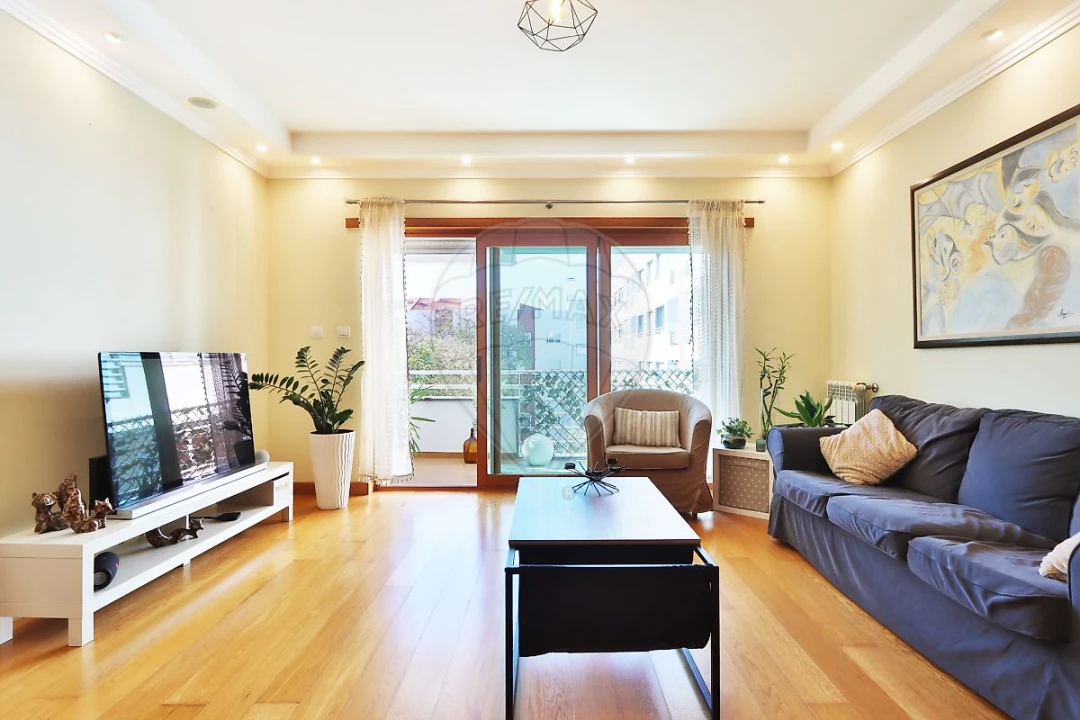 Apartamento T3 para Venda em São Domingos de Rana Foto 2