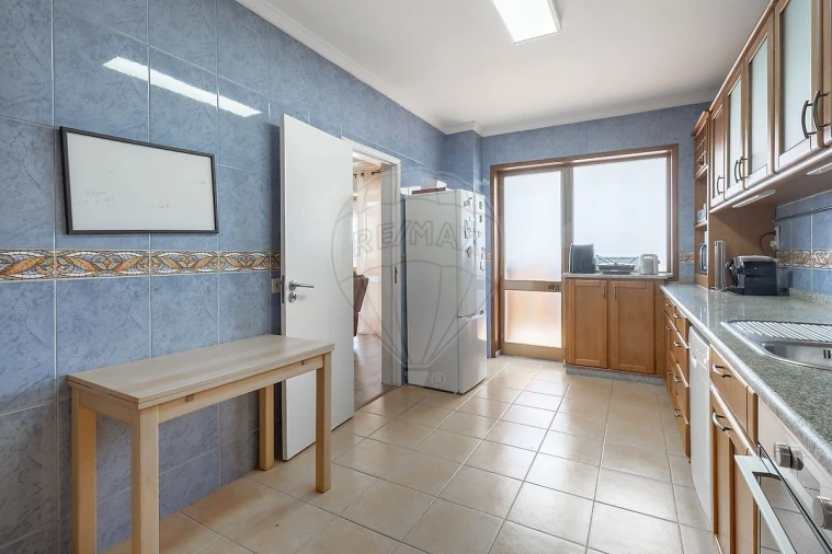 Apartamento T3 para Venda em Espinho Foto 3