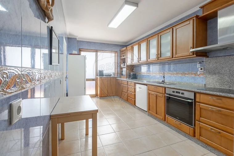 Apartamento T3 para Venda em Espinho Foto 2