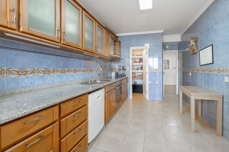 Apartamento T3 para Venda em Espinho Foto 4